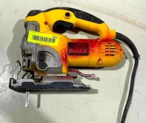DESCRIPTION: VS ORBITAL ELECTRIC JIG SAW BRAND/MODEL: DEWALT DW331 QTY: 1