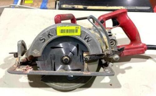 DESCRIPTION: 7-1/4" ELECTRIC CIRCULAR SAW BRAND/MODEL: SKILSAW SPT77WM QTY: 1