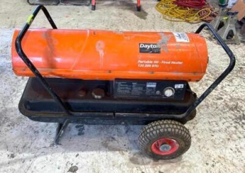 DESCRIPTION: DAYTON 120,000 BTU KEROSENE HEATER BRAND/MODEL: DAYTON 3VE50 LOCATION: WAREHOUSE QTY: 1