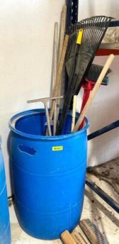 DESCRIPTION: SMALL GROUP OF LAWN TOOLS AND BLUE CONTAINER ADDITIONAL INFORMATION: CONTAINER INCLUDED. THIS LOT IS: ONE MONEY QTY: 1