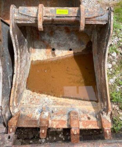 DESCRIPTION: BOBCAT 23" EXCAVATOR BUCKET SIZE: 23" X 32" LOCATION: SPACE CENTER LOT QTY: 1