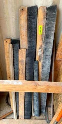 DESCRIPTION: ASSORTED CONCRETE BRUSHES QTY: 1