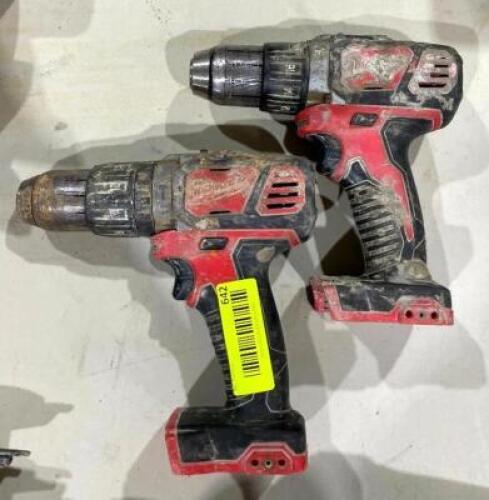 DESCRIPTION: 18V HAMMER DRILL AND 18V DRILL/DRIVER BRAND/MODEL: MILWAUKEE QTY: 2