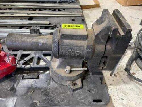 DESCRIPTION: BESSEY 5" HEAVY DUTY MOUNTED TABLE VICE. BRAND/MODEL: BESSEY INFORMATION: LOOSE, NO TOOLS NEEDED FOR REMOVAL. LOCATION: SHOP QTY: 1