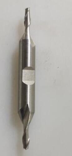 DESCRIPTION: (1) HSS DOUBLE END SQ END MILL BRAND/MODEL: VC 01700103 RETAIL$: $27.90 EA SIZE: 5.32" 7/16" LOC 3/8" SD QTY: 1