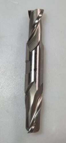 DESCRIPTION: (1) HSS DOUBLE END SQ END MILL BRAND/MODEL: HERTEL 02497568 RETAIL$: 72.96 SIZE: 11/16", 1-5/16 " LOC 3/4" SD QTY: 1