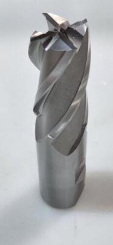 DESCRIPTION: (2)HSS SQ END MILL BRAND/MODEL: HERTEL 41115270 RETAIL$: 83.47 SIZE: 1" 2" LOC QTY: 2