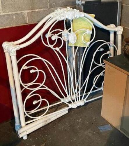 METAL BED FRAME