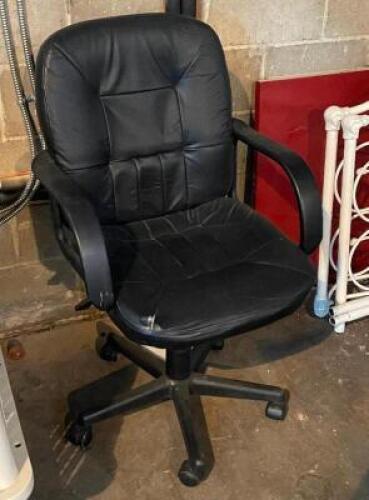 ROLLING OFFICE CHAIR