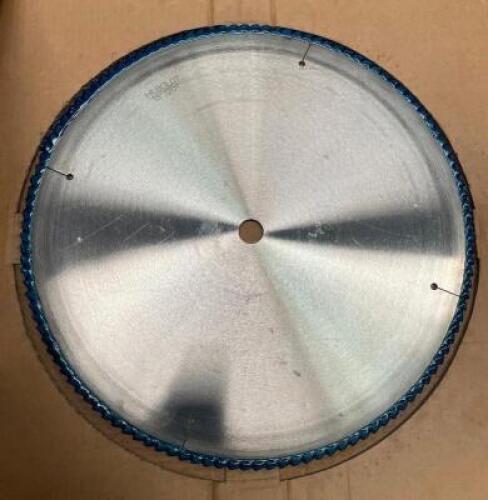 CARBIDE TIPPED CIRCULAR SAW BLADE