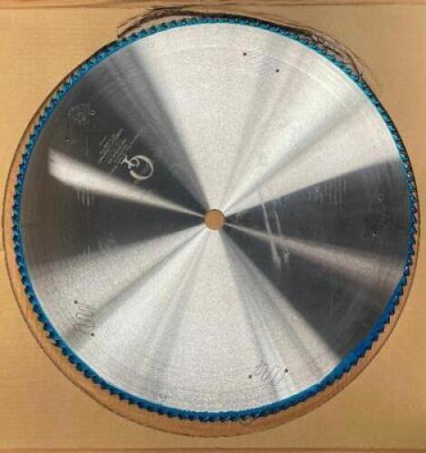 CARBIDE TIPPED CIRCULAR SAW BLADE