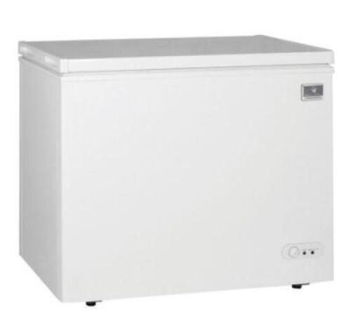 DESCRIPTION (1) KELVINATOR COMMERCIAL TOP CHEST FREEZER BRAND/MODEL KCCF073WS ADDITIONAL INFORMATION WHITE/CAPACITY: 7 CU-FT/RETAILS AT $566.00 SIZE 3