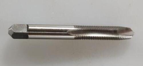 DESCRIPTION: (1) HSS SPIRAL POINT TAP BRAND/MODEL: KENNAMETAL 1542586 RETAIL$: 14.33 SIZE: 5/16-24 UNF QTY: 1
