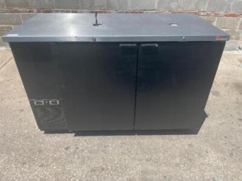 DESCRIPTION: MICRO MATIC MDD58W PRO LINE SERIES DUAL WINE DISPENSER W/ TAP TOWERS BRAND / MODEL: MDD-58W ADDITIONAL INFORMATION TOWERS INSIDE COOLER.