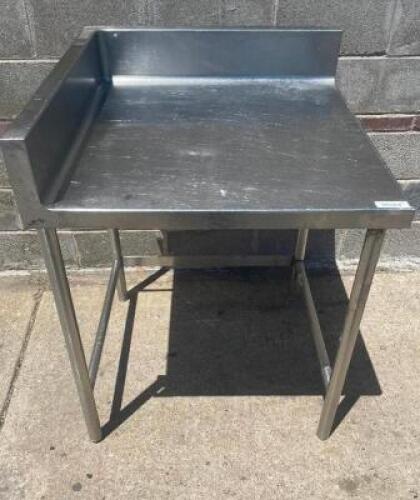 DESCRIPTION: 32" X 34" ALL STAINLESS CORNER TABLE W/ 4" BACK SPLASH SIZE 34" X 32" LOCATION: BAY 6 QTY: 1