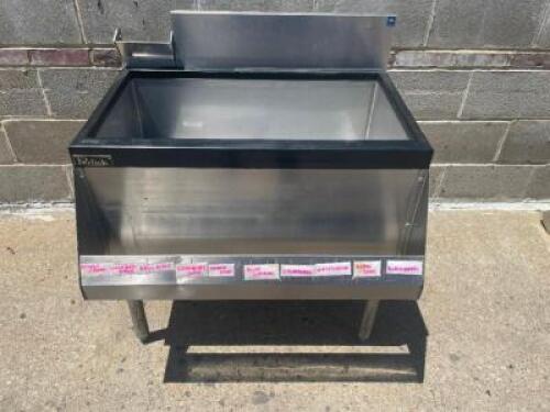DESCRIPTION: 22" STAINLESS ICE KEEPER W/ SPEED RAIL SIZE 22" LOCATION: BAY 6 QTY: 1