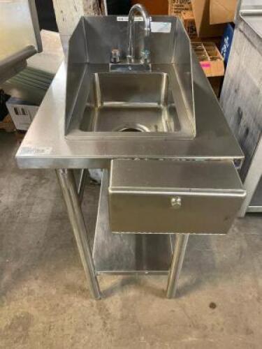 DESCRIPTION: 20" X 30" ALL STAINLESS SINK W/ STAND AND SURROUND SPLASH. SIZE 20" X 30" LOCATION: BAY 6 QTY: 1