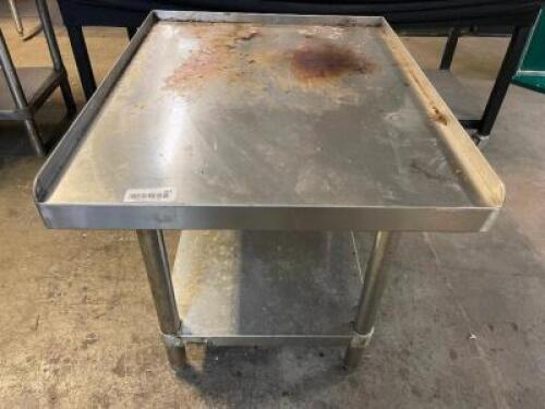 DESCRIPTION: 30" X 20" LOW BOY STAINLESS EQUIPMENT STAND. SIZE 30" X 24" LOCATION: BAY 6 QTY: 1