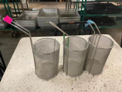 DESCRIPTION: (3) WIRE MESH PASTA BASKETS W/ HANDLES LOCATION: BAY 6 THIS LOT IS: SOLD BY THE PIECE QTY: 3