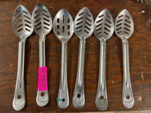 DESCRIPTION: (6) SLOTTED STAINLESS SERVING SPOONS LOCATION: BAY 6 THIS LOT IS: SOLD BY THE PIECE QTY: 6