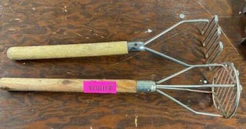 DESCRIPTION: (2) POTATO MASHERS LOCATION: BAY 6 THIS LOT IS: SOLD BY THE PIECE QTY: 2