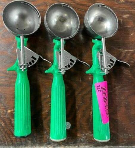 DESCRIPTION: (3) SCOOPS ADDITIONAL INFORMATION GREEN LOCATION: BAY 6 THIS LOT IS: SOLD BY THE PIECE QTY: 3