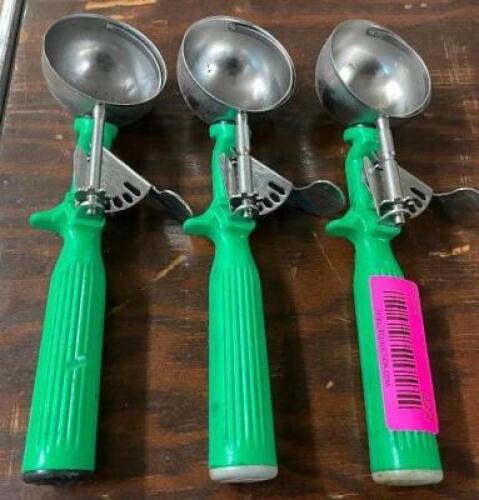 DESCRIPTION: (3) SCOOPS ADDITIONAL INFORMATION GREEN LOCATION: BAY 6 THIS LOT IS: SOLD BY THE PIECE QTY: 3