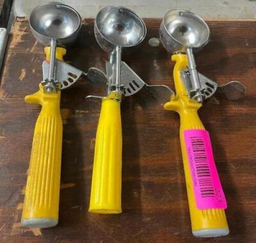 DESCRIPTION: (3) SCOOPS ADDITIONAL INFORMATION YELLOW LOCATION: BAY 6 THIS LOT IS: SOLD BY THE PIECE QTY: 3