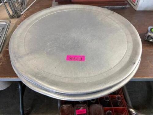 DESCRIPTION: (6) 22" PIZZA PANS SIZE 22" LOCATION: BAY 6 THIS LOT IS: SOLD BY THE PIECE QTY: 6