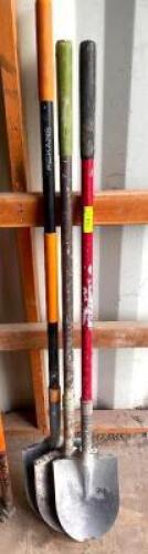 DESCRIPTION: (3) FIBERGLASS HANDLE SHOVELS LOCATION: SPACE CENTER LOT QTY: 3