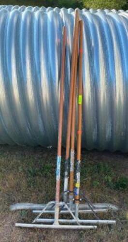 DESCRIPTION: (4) ASSORTED SIZED SQUEEGEES LOCATION: SPACE CENTER QTY: 4