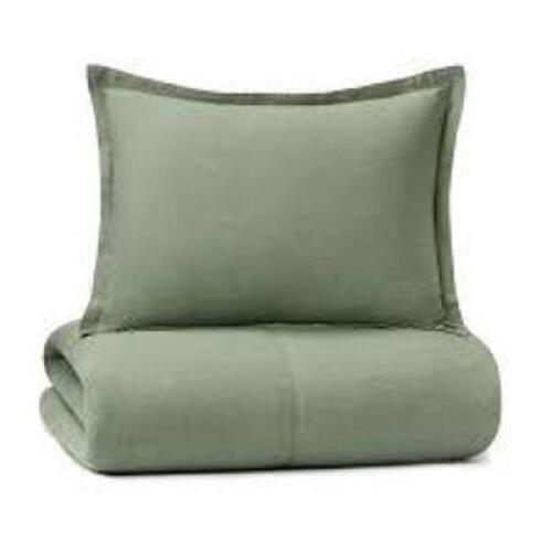 DESCRIPTION: (1) WASHED DENIM REVERSIBLE COMFORTER SET BRAND/MODEL: GAP INFORMATION: OLIVE RETAIL$: $49.98 EA SIZE: TWIN QTY: 1