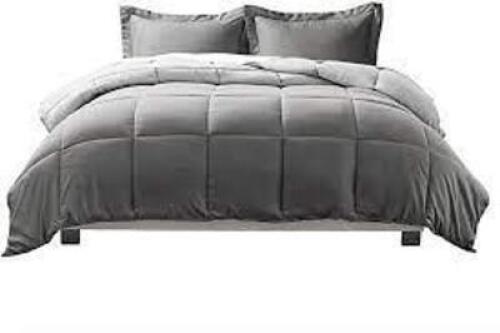 DESCRIPTION: (1) 3 PIECE COMFORTER SET BRAND/MODEL: IENJOY HOME INFORMATION: REVERSIBLE GRAY, LIGHT GRAY RETAIL$: $55.78 EA SIZE: QUEEN QTY: 1