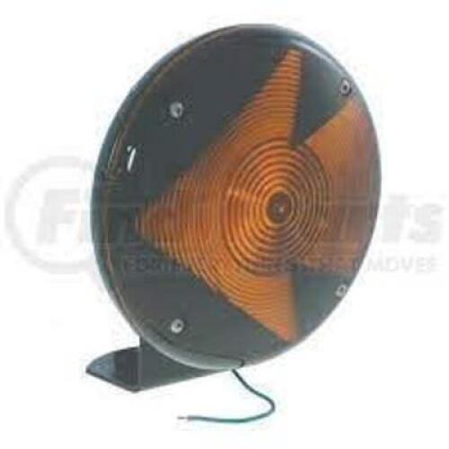 DESCRIPTION: (4) SCHOOL BUS TURN SIGNALS BRAND/MODEL: INTERNATIONAL FLEET SUPPLIES #3-78303 RETAIL$: $24.00 EA SIZE: 7 IN QTY: 4