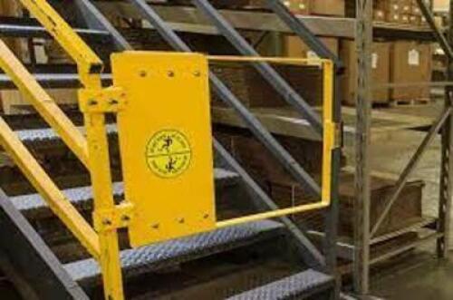 DESCRIPTION: (1) SELF CLOSING SAFETY GATE BRAND/MODEL: FRANCO G SERIES INFORMATION: GALVANIZED RETAIL$: $300.00 EA QTY: 1
