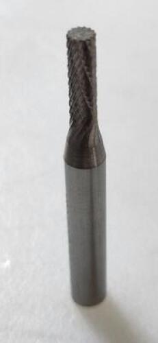 DESCRIPTION: (1) SOLID CARBIDE DOUBLE CUT CYLINDER BURR BRAND/MODEL: ATRAX 07588395 RETAIL$: 22.1 SIZE: 5/32" , 1/4" SD QTY: 1