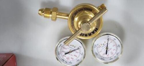 DESCRIPTION: (1) SINGLE STAGE GAS REGULATOR BRAND/MODEL: HARRIS 5KZ47 INFORMATION: Co2 ARGON AND NITROGEN RETAIL$: 269.25 SIZE: 200PSIG QTY: 1
