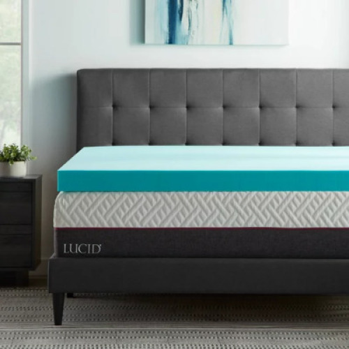 DESCRIPTION: 4" TWIN MEMORY FOAM MATTRESS TOPPER COOLING GEL AND ALOE INFUSED - PLUSH BRAND/MODEL: LUCID RETAIL: $76.00 SIZE: TWIN LOCATION: SHOWROOM