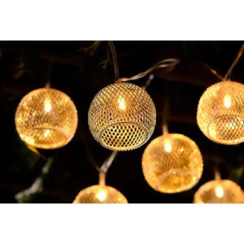 DESCRIPTION: (2) 10-LIGHT 12' INDOOR BATTERY OPERATED METAL INTEGRATED LED STRING LIGHTS BRAND/MODEL: HAMPTON BAY RETAIL: $19.97 EACH LOCATION: SHOWRO