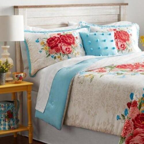 DESCRIPTION: BLUE COTTON SWEET ROSE 4PC COMFORTER SET BRAND/MODEL: THE PIONEER WOMAN RETAIL: $69.00 SIZE: KING LOCATION: SHOWROOM 1 QTY: 1