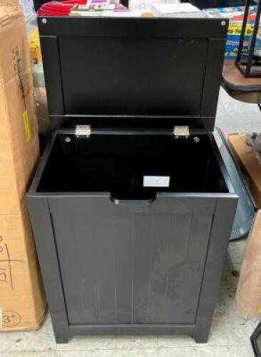 DESCRIPTION: SMALL BLACK HAMPER LOCATION: SHOWROOM 1 QTY: 1