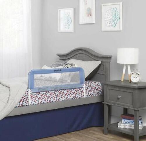 DESCRIPTION: CHILDRENS BED RAIL IN BLUE BRAND/MODEL: DOM RETAIL: $19.99 LOCATION: SHOWROOM 1 QTY: 1