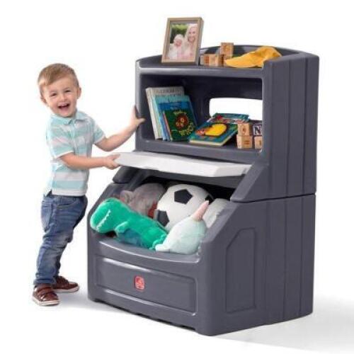 DESCRIPTION: LIFT & HIDE BOOKCASE STORAGE CHEST GRAY BRAND/MODEL: STEP2 RETAIL: $104.99 LOCATION: SHOWROOM 1 QTY: 1
