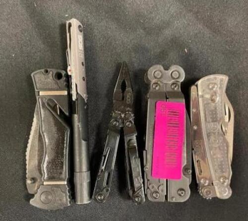 DESCRIPTION: (5) ASSORTED MULTI-TOOL POCKET KNIVES BRAND/MODEL: SOG LOCATION: SHOWROOM 1 QTY: 5