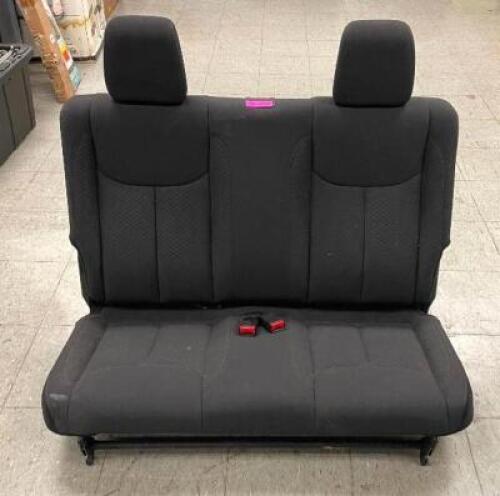 DESCRIPTION: JEEP WRANGLER 2-PERSON BACK SEAT BENCH LOCATION: SHOWROOM 1 QTY: 1