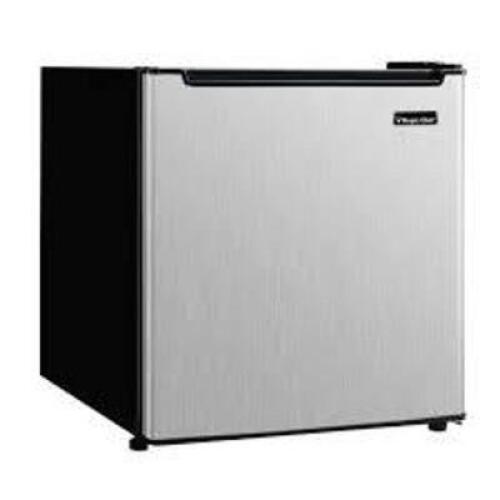 DESCRIPTION (1) MINI FRIDGE BRAND/MODEL MAGIC CHEF ADDITIONAL INFORMATION RETAILS FOR $97.90 SIZE 1.7 CU FT THIS LOT IS ONE MONEY QTY 1
