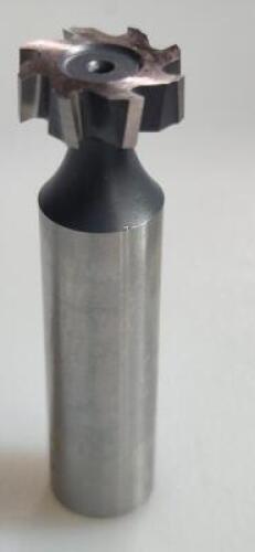 DESCRIPTION: (1) STAGGERED TOOTH WOODRUFF KEYSEAT CUTTER BRAND/MODEL: VC 02970614 RETAIL$: 43.38 SIZE: #61 QTY: 1
