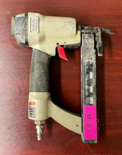 DESCRIPTION: PNEUMATIC 1/4" NARROW CROWN STAPLER LOCATION: SHOWROOM 2 QTY: 1