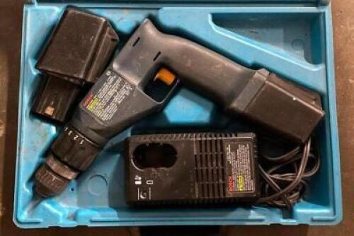 DESCRIPTION: BOSCH CORDLESS DRILL/DRIVER W/ BATTERY AND CHARGER BRAND/MODEL: BOSCH LOCATION: SHOWROOM 2 QTY: 1