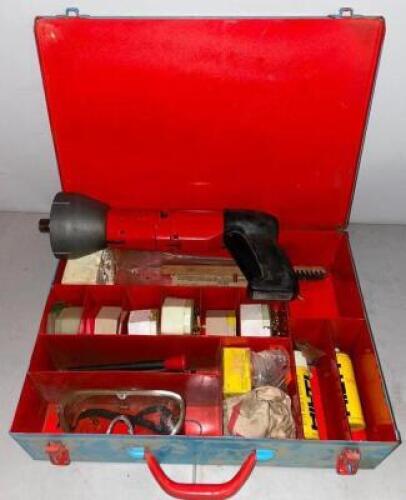 DESCRIPTION: HILTI DX600 HEAVY DUTY SINGLE CARTRIDGE POWDER ACTUATED TOOL BRAND/MODEL: HILTI LOCATION: SHOWROOM #2 QTY: 1